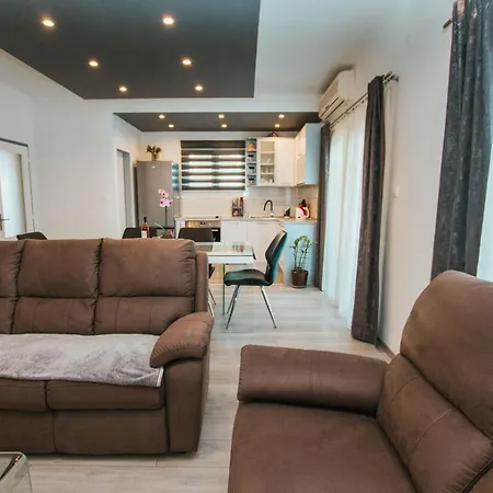 Arbanija 1122b Apartment