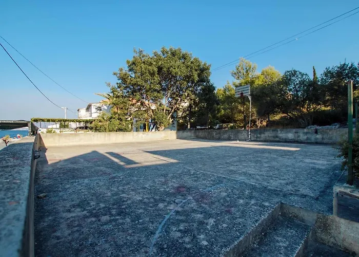 Arbanija 1122b * Trogir