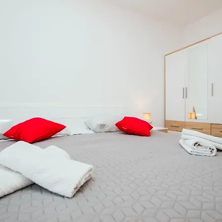 Arbanija 1122b Τρογκίρ